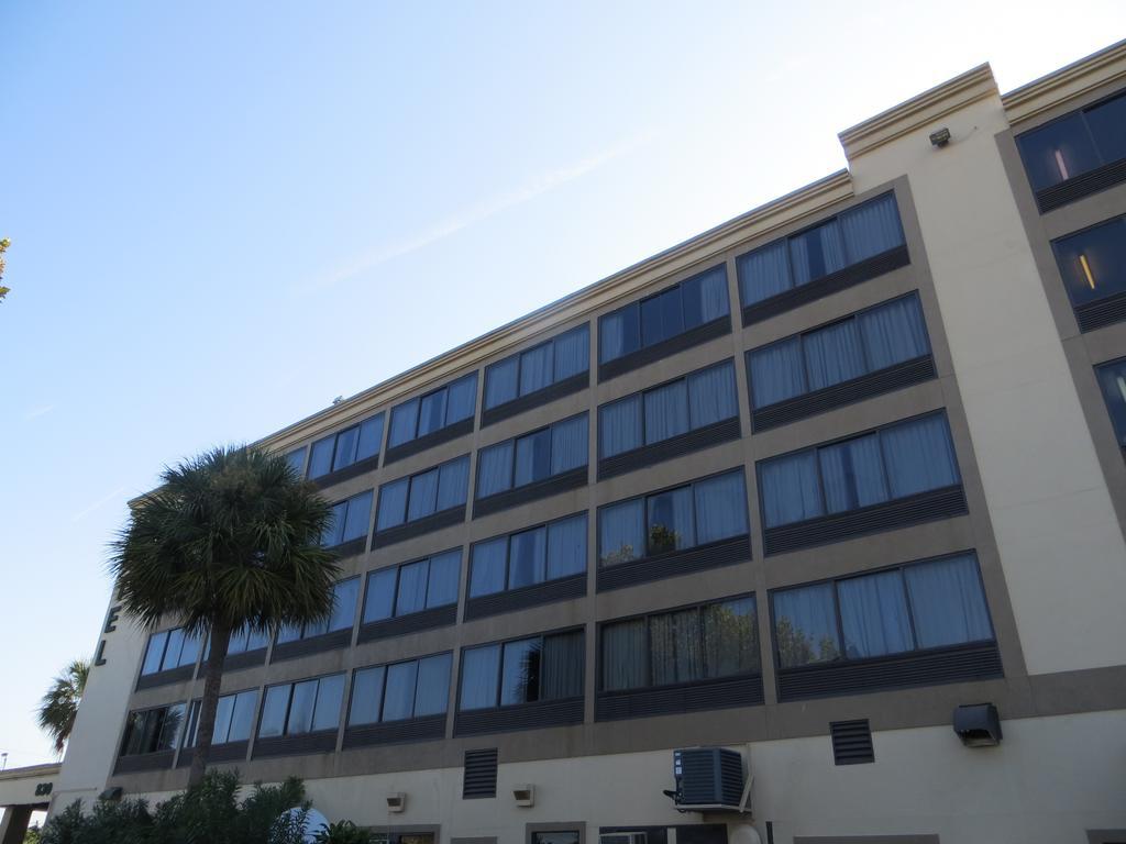 Eurotel Inn 梅特兰 外观 照片